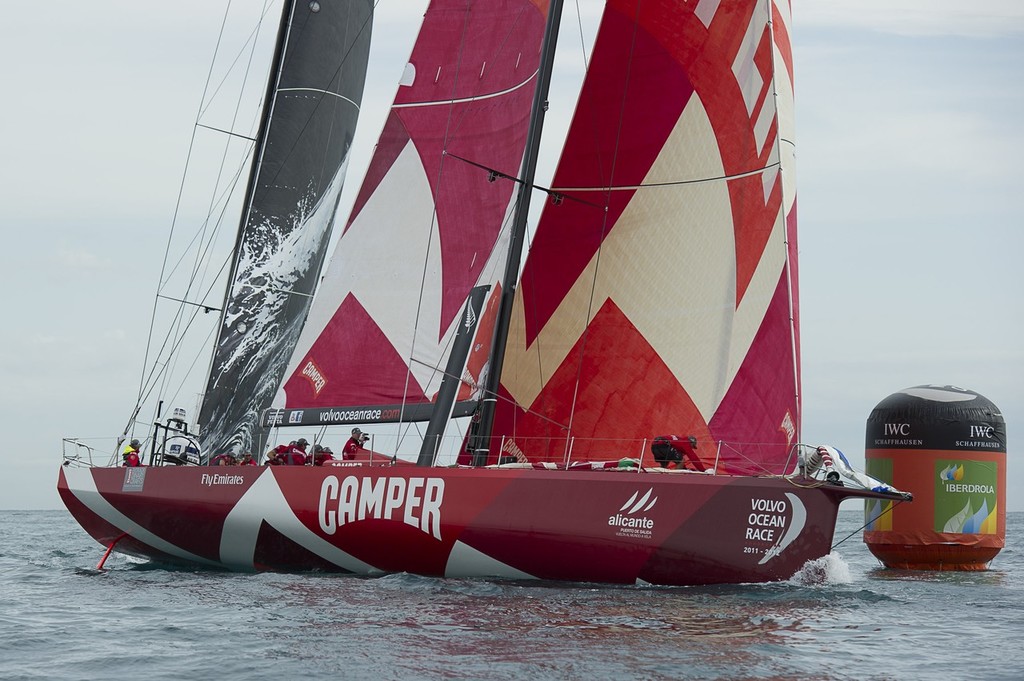 CAMPER with Emirates Team New Zealand are second at the first mark behind Abu Dhabi. Alicante In Shore Race of the Volvo Ocean Race. 29/10/2011 © Emirates Team New Zealand http://www.etnzblog.com